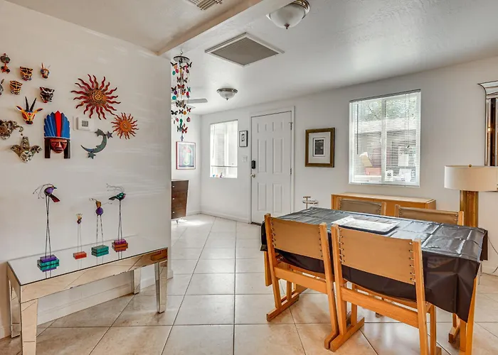Holiday home Shop & Dine! Getaway 3 Mi To Old Town *