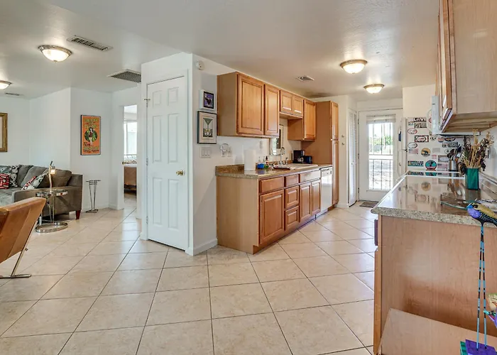 Shop & Dine! Getaway 3 Mi To Old Town Holiday home *
